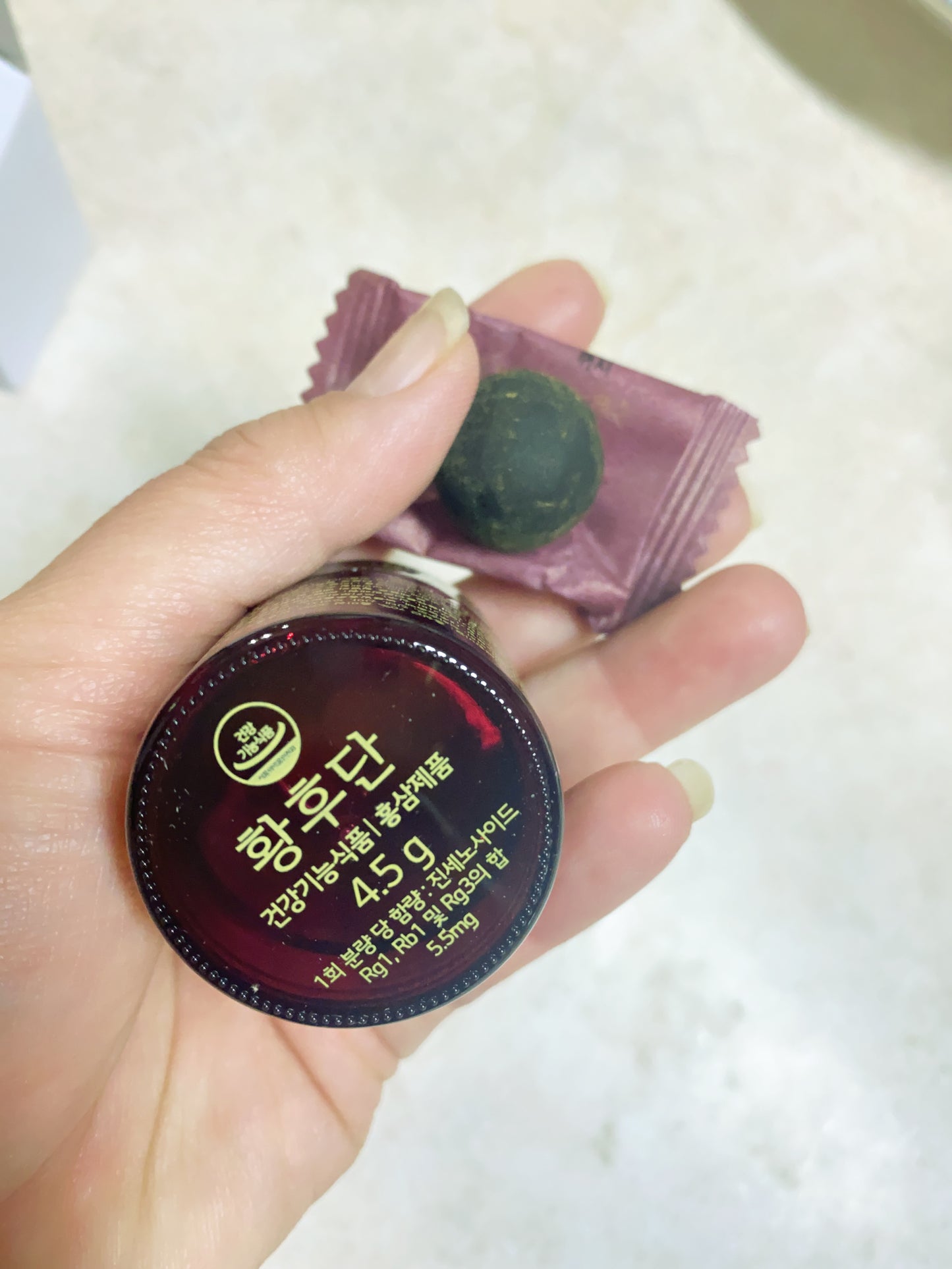 VIÊN UỐNG HOÀNG HẬU ĐAN LÀM ĐẸP DA, CHỐNG LÃO HOÁ Hộp Nhỏ 3 Viên