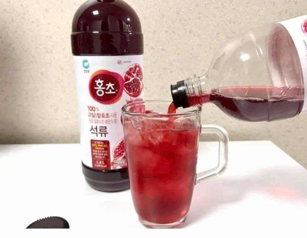 Dấm lựu đỏ Hàn Deasang 900ml